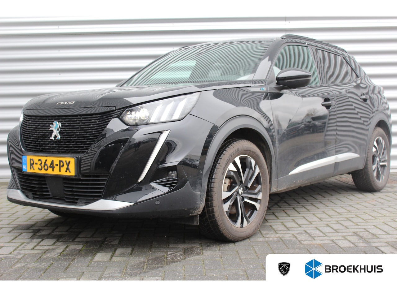 Peugeot e-2008 - 50KWH 136PK GT PACK AUTOMAAT / NAVI / LEDER / CLIMA / PDC / 17" LMV / CAMERA / / KEYLESS / - AutoWereld.nl
