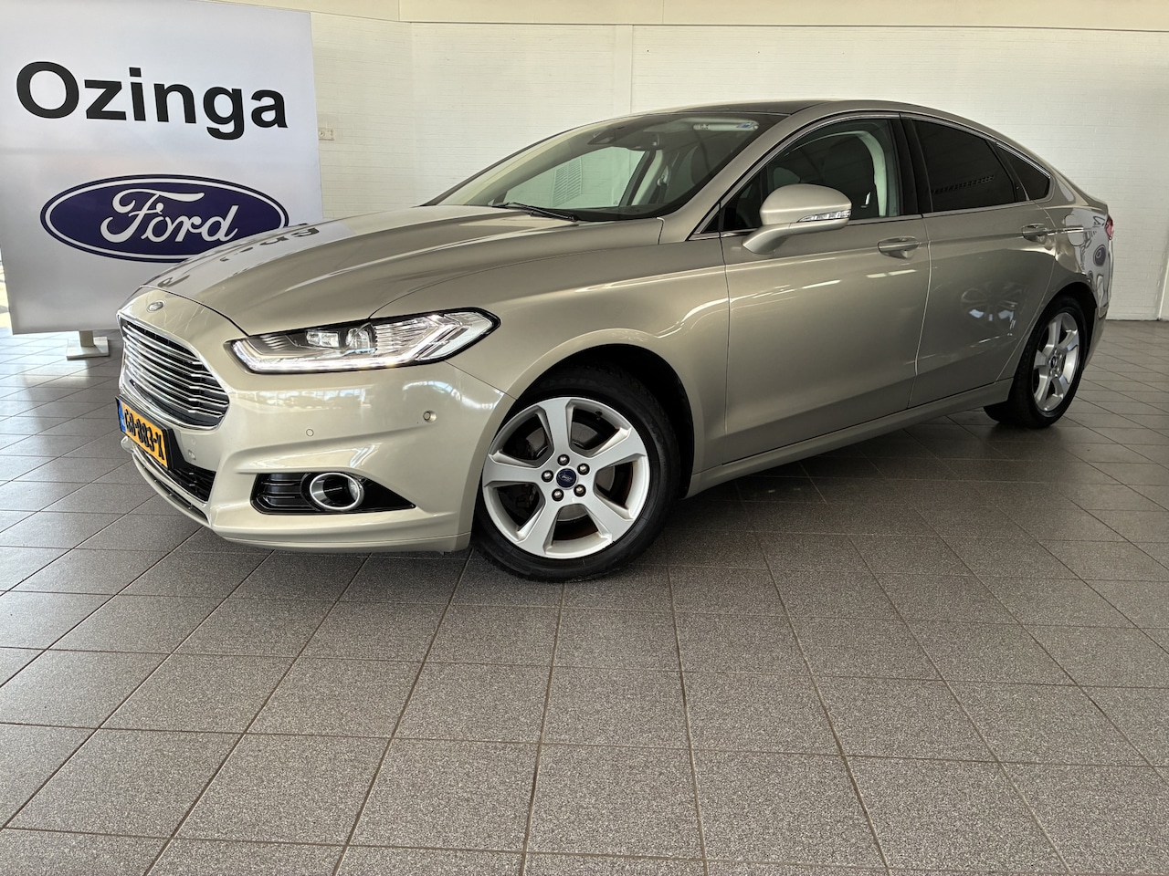 Ford Mondeo - 2.0 Titanium Automaat 86000km!! elektr.klep-panodak. automaat - AutoWereld.nl