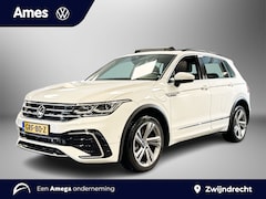 Volkswagen Tiguan - 1.4 245pk TSI eHybrid R-Line Business+ Panoramisch schuif-, kanteldak | Trekhaak | Navigat