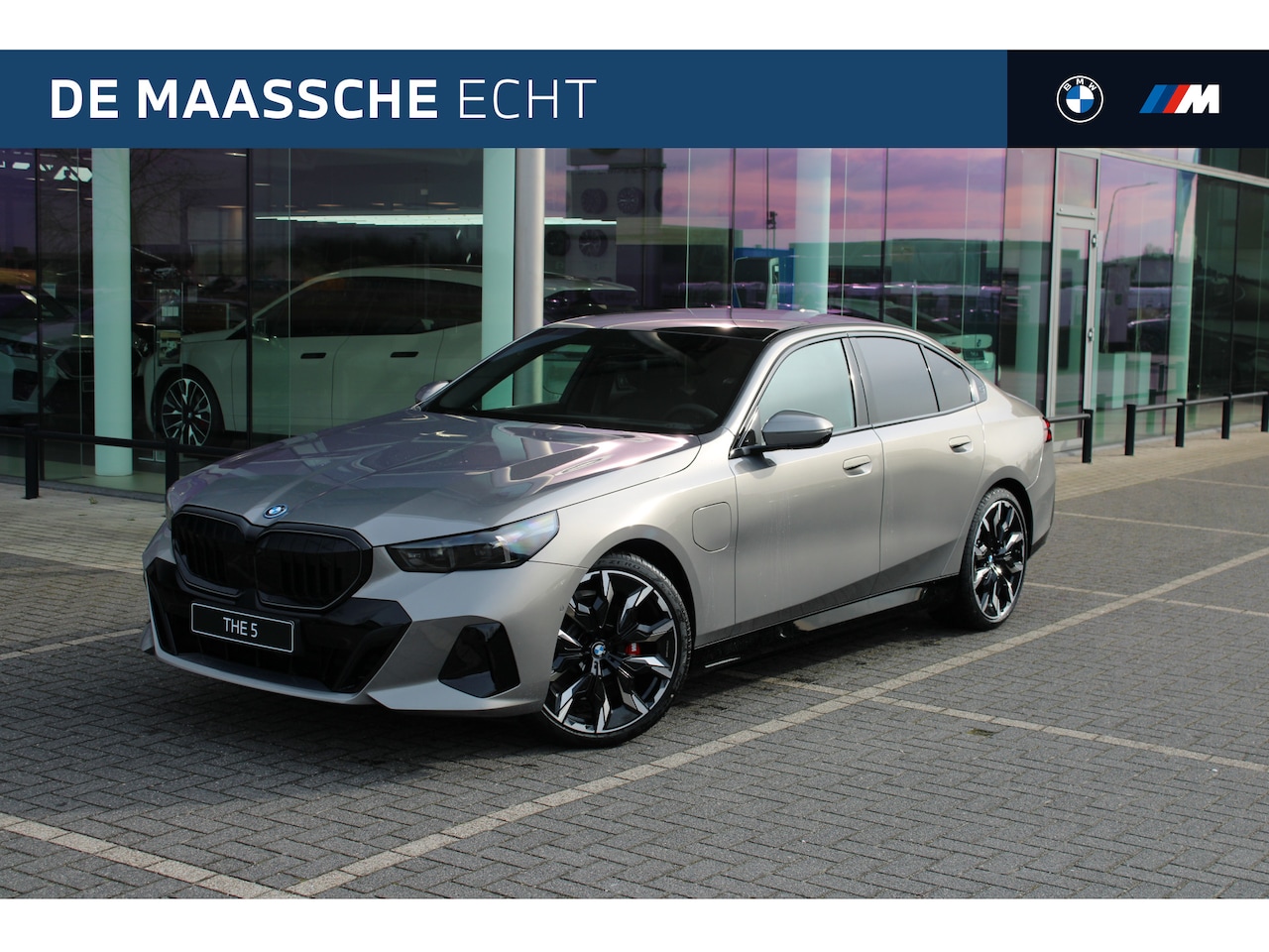 BMW 5-serie - 530e M Sport Automaat / Panoramadak / Trekhaak / Bowers & Wilkins / Adaptieve LED / Comfor - AutoWereld.nl