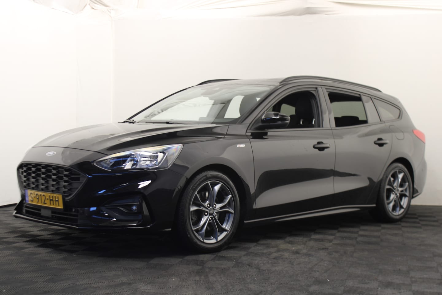 Ford Focus Wagon - 1.5 EcoBoost ST Line Business |Stoel/stuur verw.|Trekhaak| - AutoWereld.nl