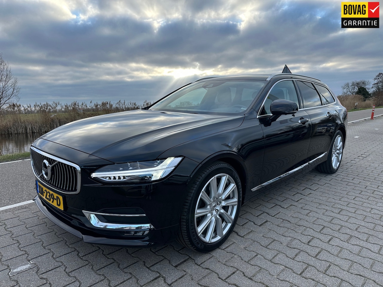 Volvo V90 - 2.0 T4 Inscription 2.0 T4 Inscription, Carplay, HUD, Leder, Led, Panoramadak, Trekhaak, 360 Camera, Elektrisc - AutoWereld.nl