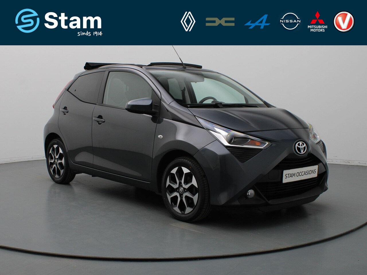 Toyota Aygo - 70pk VVT-i x-joy cabrio Camera | Cruise | Carplay | 15" Velgen - AutoWereld.nl