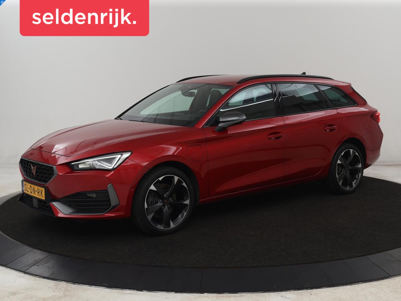 CUPRA Leon - 1.4 eHybrid | Trekhaak | Stoelverwarming | Carplay | Camera | Navigatie | Adaptive cruise - AutoWereld.nl