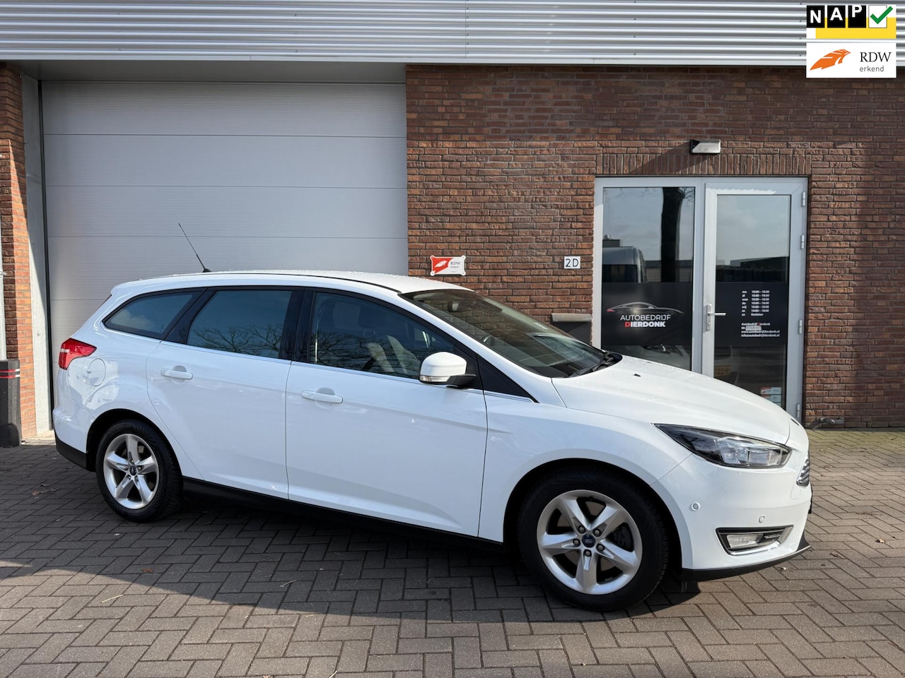 Ford Focus Wagon - 1.5 Titanium|NAVI|AIRCO|NIEUWE APK - AutoWereld.nl