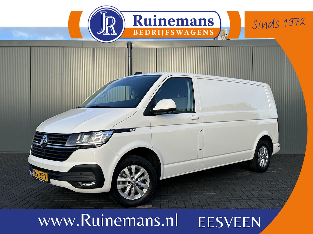 Volkswagen Transporter - 2.0 TDI 150 PK AUTOMAAT HIGHLINE / L2H1 / 1e EIG. / CAMERA / STOELVERW / TREKHAAK / BLIND - AutoWereld.nl