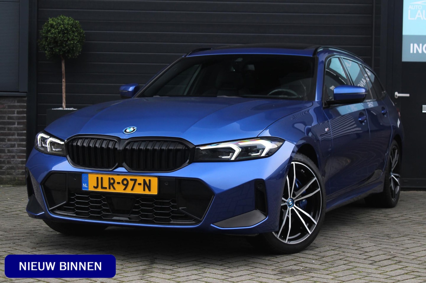 BMW 3-serie Touring - 330e xDrive M-Sport Pro | Panoramadak | M Schaalstoelen | HUD | Adaptieve cruise Control | - AutoWereld.nl