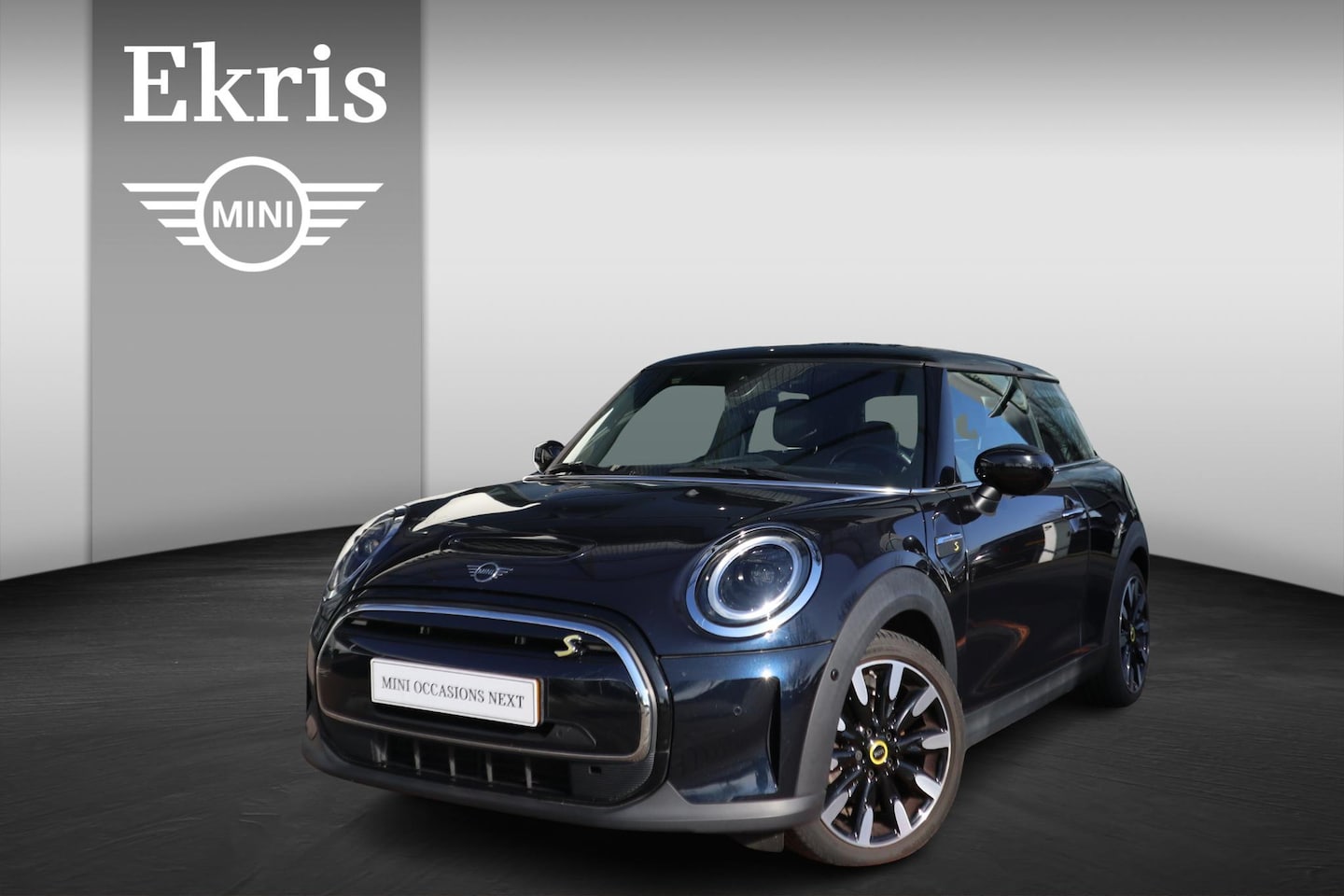 MINI Mini-Electric - | Panorama Dak | Comfort Access | Achteruitrijcamera | Stoelverwarming - AutoWereld.nl