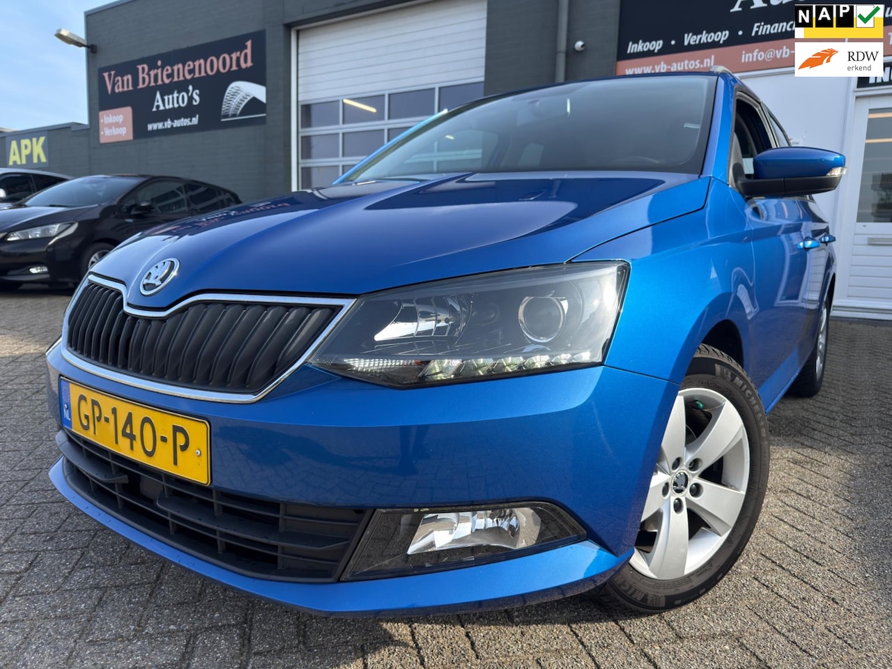 Skoda Fabia Combi - 1.2 TSI Ambition van 2de Eig met parkeersensoren en cruise controle en airco - AutoWereld.nl