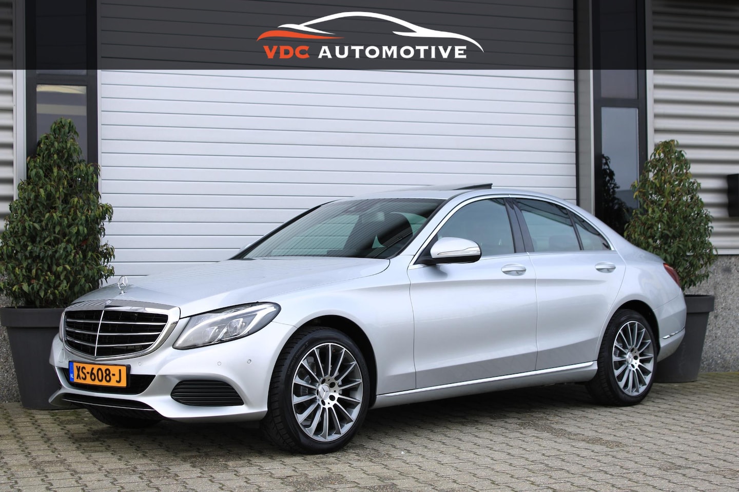 Mercedes-Benz C-klasse - 180 Aut Schuifdak | Stoelverwarming | Comand | Sfeerverlichting | LED ILS - AutoWereld.nl