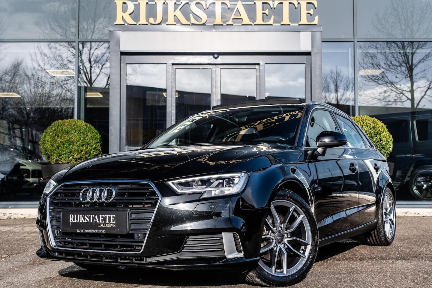 Audi A3 Sportback - 1.0 TFSI Pro Line Plus|PANO|LEDER|TREKHAAK - AutoWereld.nl
