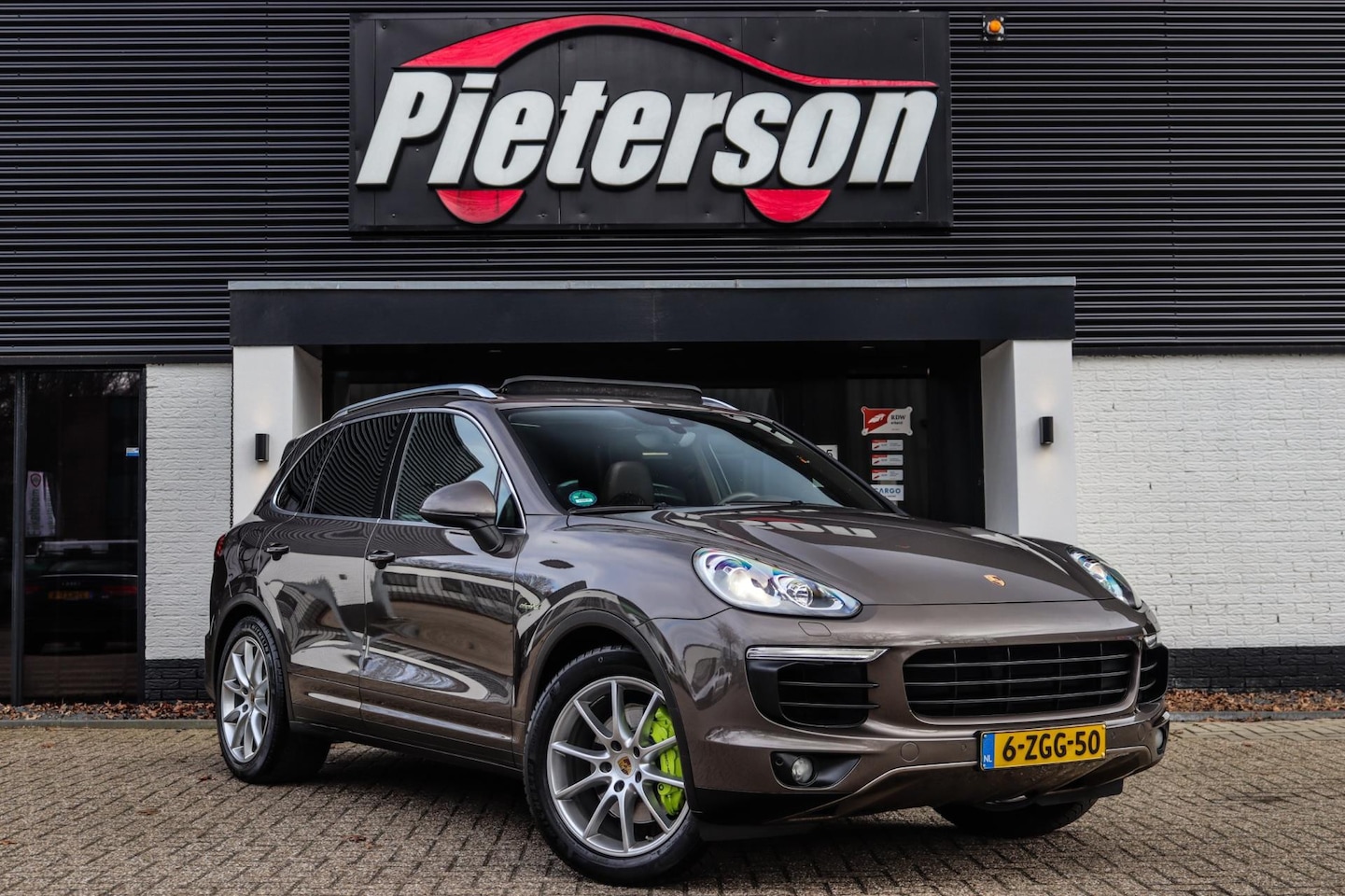 Porsche Cayenne - 3.0 S E-Hybrid NAP PANO SOFTCLOSE VOL OPTIES - AutoWereld.nl