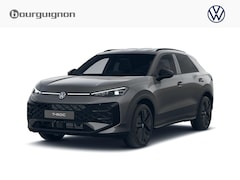 Volkswagen T-Roc - 1.5 eTsi R-Line First Edition | Trekhaak | Black Style | Full LED | Stoel- & Stuurverwarmi