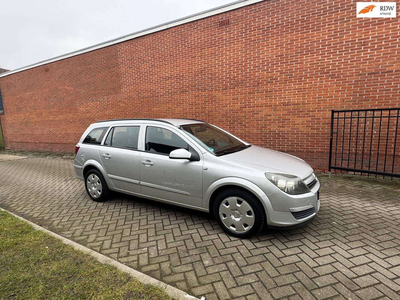 Opel Astra Wagon - 1.6 Essentia Airco - AutoWereld.nl