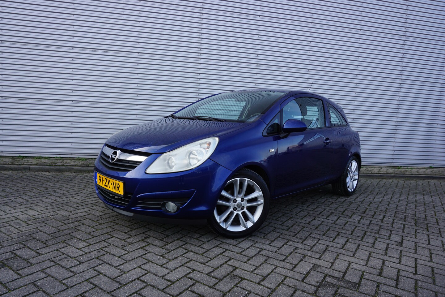 Opel Corsa - 1.4-16V Cosmo Airco / Elektr. ramen / Lm velgen / NAP - AutoWereld.nl