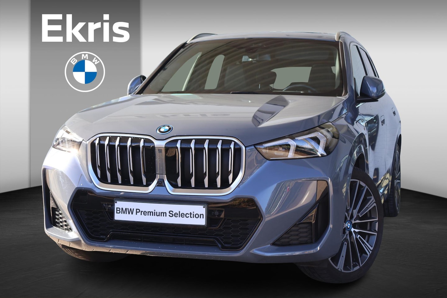 BMW X1 - xDrive30e M sport | Innovation Pack | HUD | Comfort Pack | 20'' velgen - AutoWereld.nl