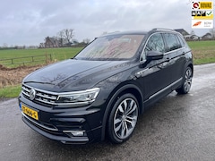 Volkswagen Tiguan - 1.5 TSI ACT Highline Business R, pano, trekhaak