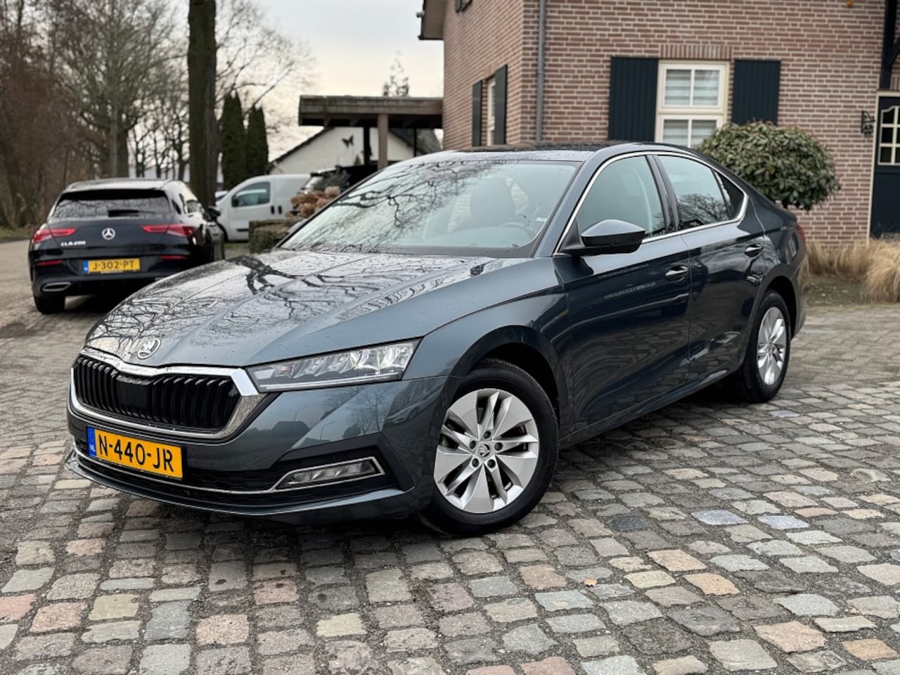 Skoda Octavia - 1.0 TSI Bns Edition ecc,digidash,led,lmv,navi,dglas,pdc - AutoWereld.nl