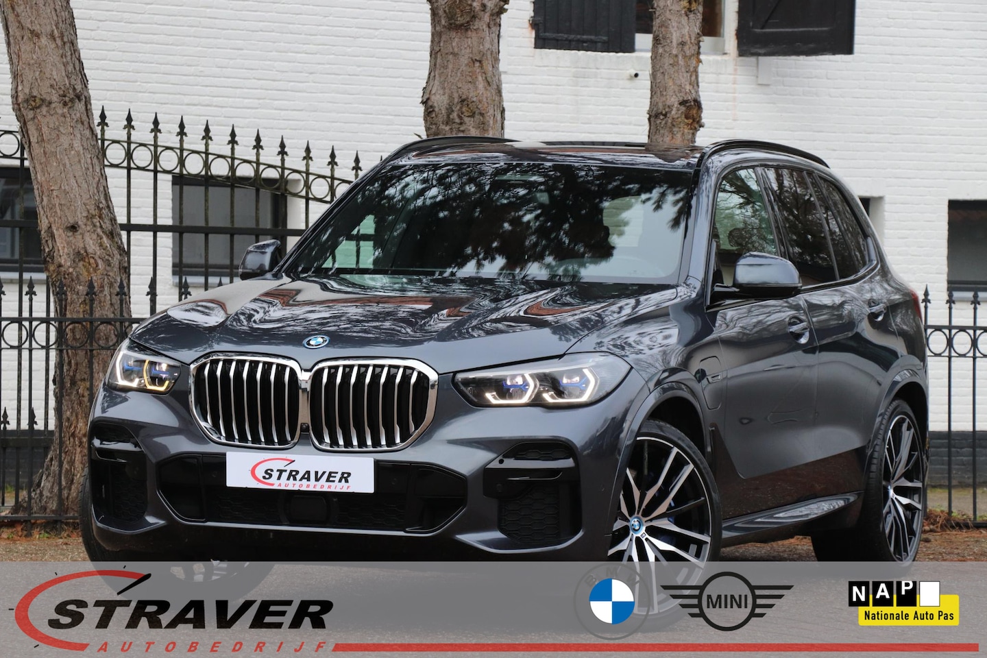 BMW X5 - xDrive45e High Executive |Bowers&Wilkins |Merino bekleding & Alcantara hemel |Panoramadak - AutoWereld.nl