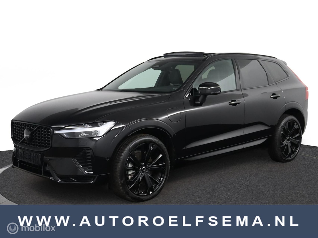 Volvo XC60 - 2.0 T8 AWD Plus Ultra Black Edition|ACC|Bliss|Pano|Stoel&St verwarm - AutoWereld.nl