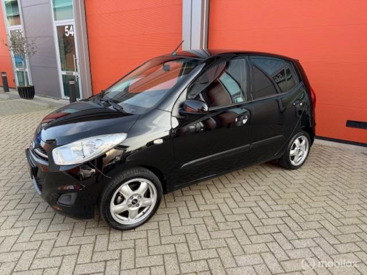 Hyundai i10 - 1.0 i-Drive Cool 113.000 KM NAP ZWART METALL - AutoWereld.nl