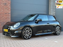 MINI John Cooper Works - E JCW M 40.7 kWh | Panoramadak | HUD | CarPlay en Android Auto