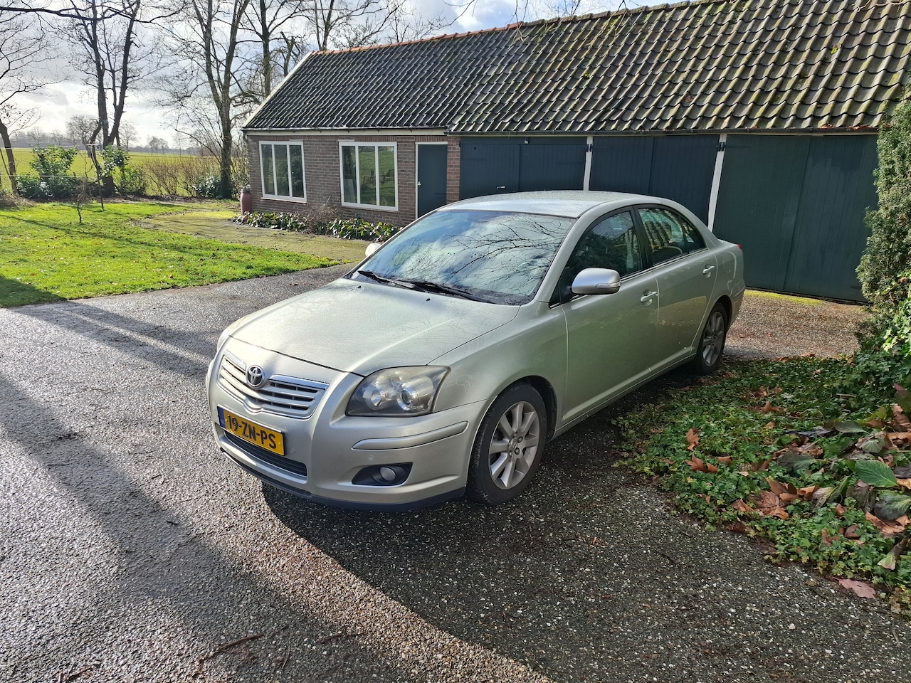 Toyota Avensis - 2.0 VVTi Luna - AutoWereld.nl