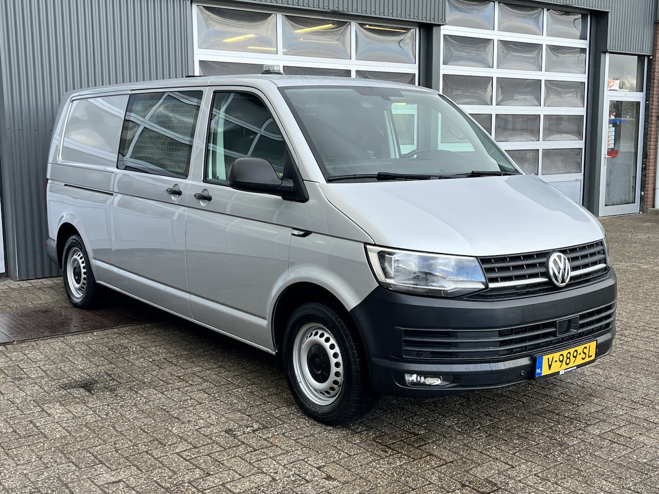 Volkswagen Transporter - 2.0 TSI L2H1 Benzine / CNG Dubbele Schuifdeur Airco Cruise controle Bpm vrij Trekhaak Klep - AutoWereld.nl