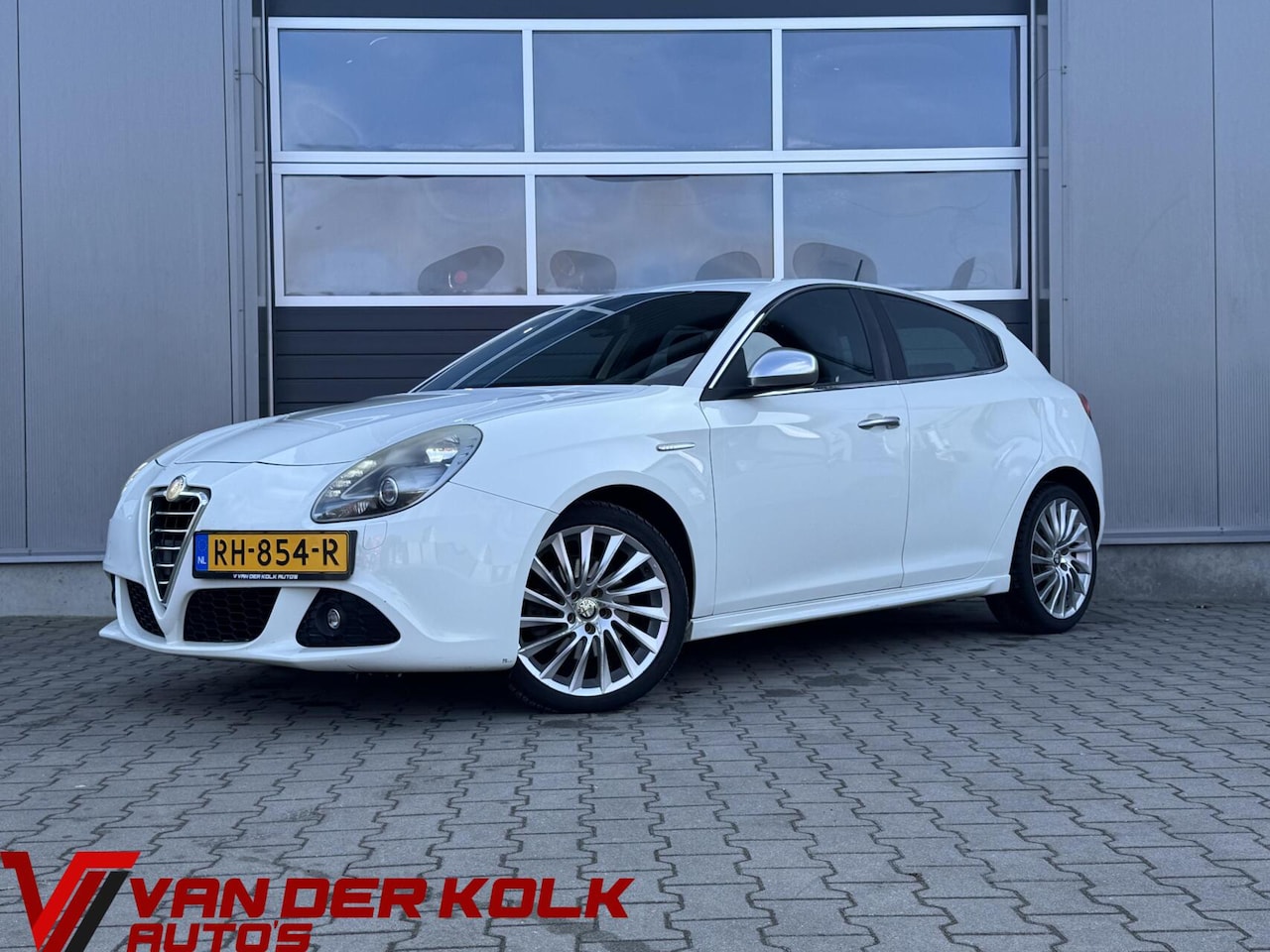 Alfa Romeo Giulietta - 1.4 T Limited Business Executive Sport automaat | Leer | Climate | Cruise | Xenon - AutoWereld.nl