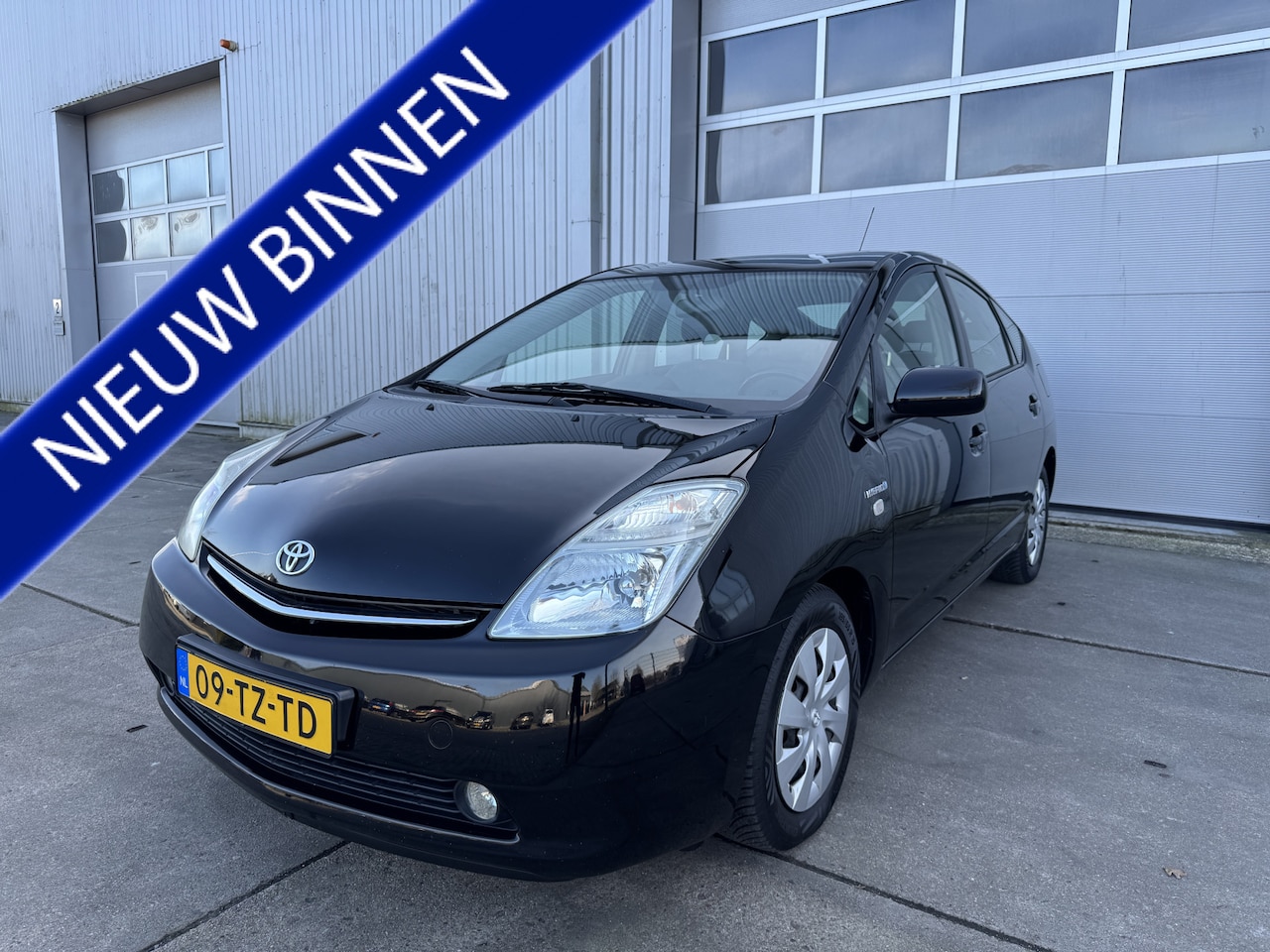 Toyota Prius - 1.5 VVT-i Business Edition HYBRIDE AIRCO CRUISE AUTOMAAT. - AutoWereld.nl
