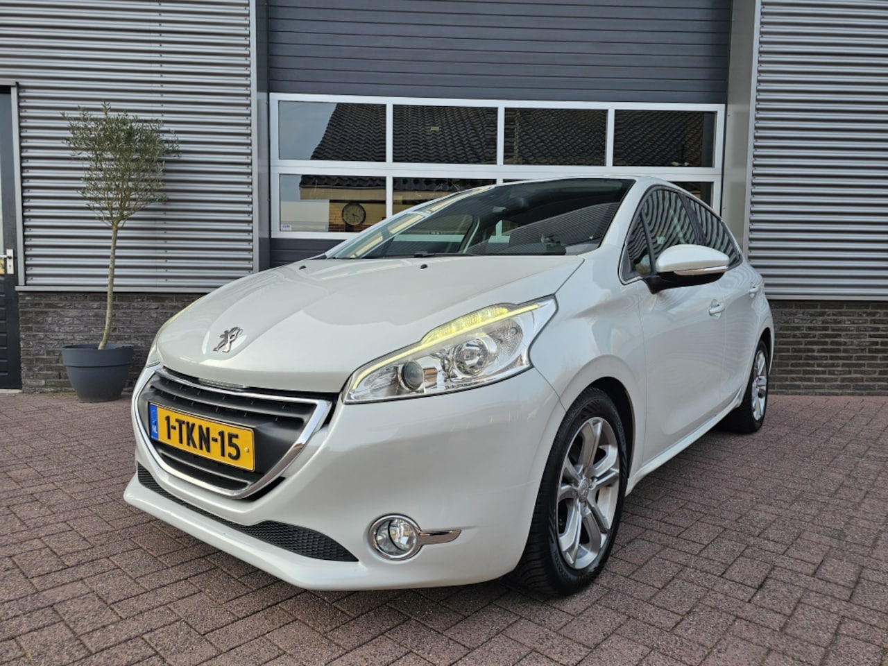 Peugeot 208 - | NL Auto | Airco | LM Velgen | 1.6 e-HDi Blue Lease - AutoWereld.nl