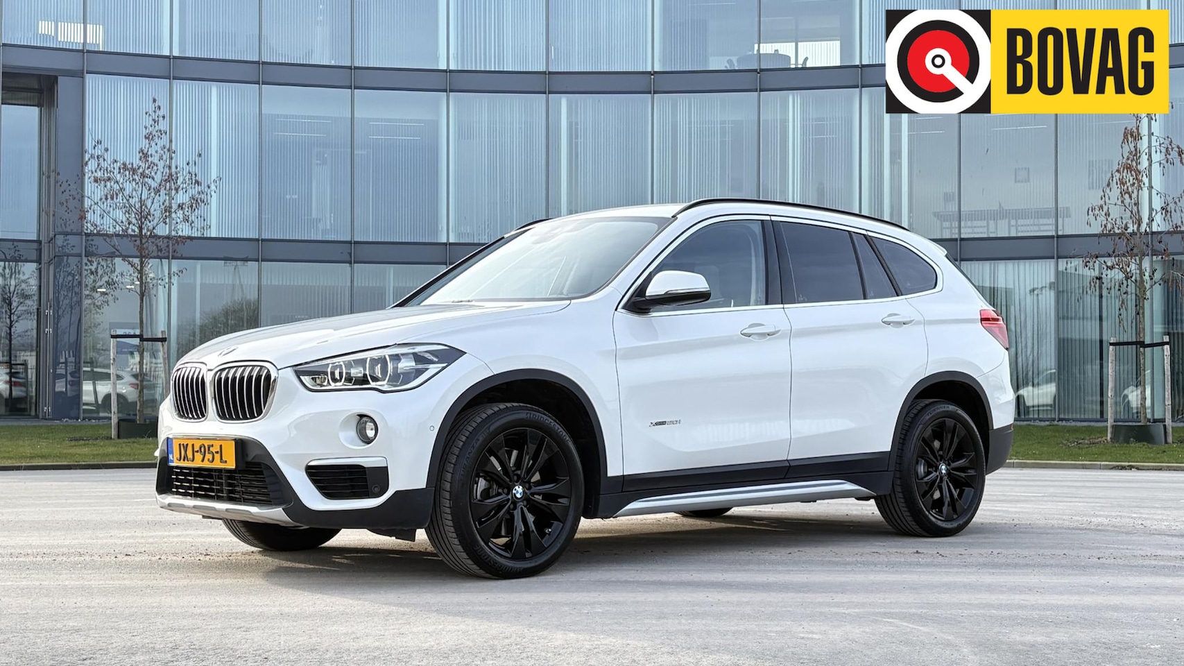 BMW X1 - xDrive20i X-Line trekhaak - AutoWereld.nl