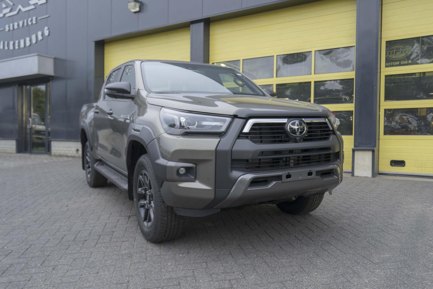 Toyota HiLux - 2.8 D-4D Double Cab Hybrid Invincible JBL Camera - AutoWereld.nl