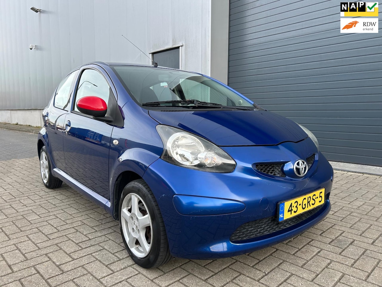 Toyota Aygo - 1.0i 12V + 5DRS AIRCO NAP APK - AutoWereld.nl