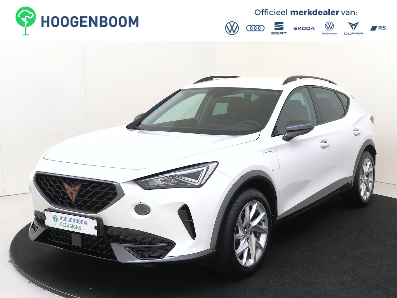 CUPRA Formentor - 1.4 e-Hybrid Business | Adaptieve cruise control | CarPlay | 3-zone airco | Stoel- en stuu - AutoWereld.nl