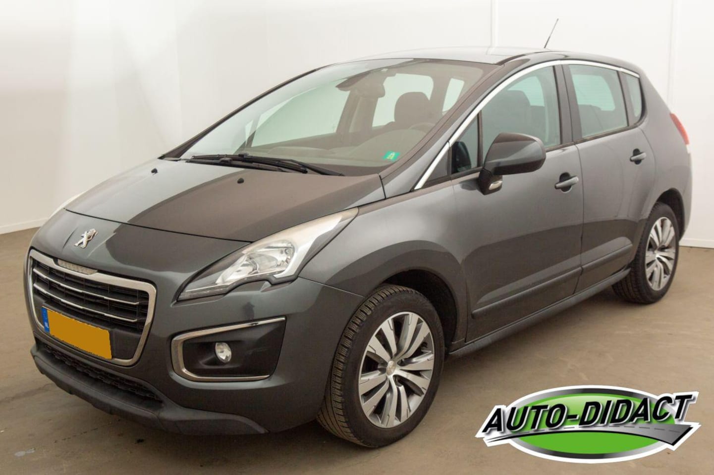 Peugeot 3008 - 1.2 PureTech Clima Navi Camera Style - AutoWereld.nl