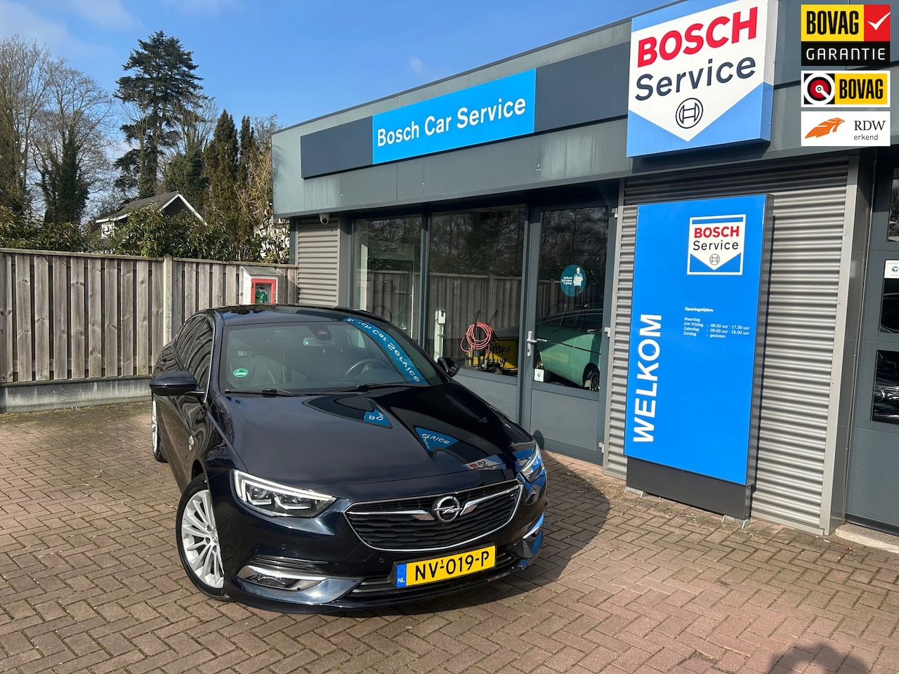 Opel Insignia Grand Sport - BUSINESS EXECUTIVE 1.5T (140pk) Navi, OPC Line, LM Velgen "18, Afn. Trekhaak - AutoWereld.nl