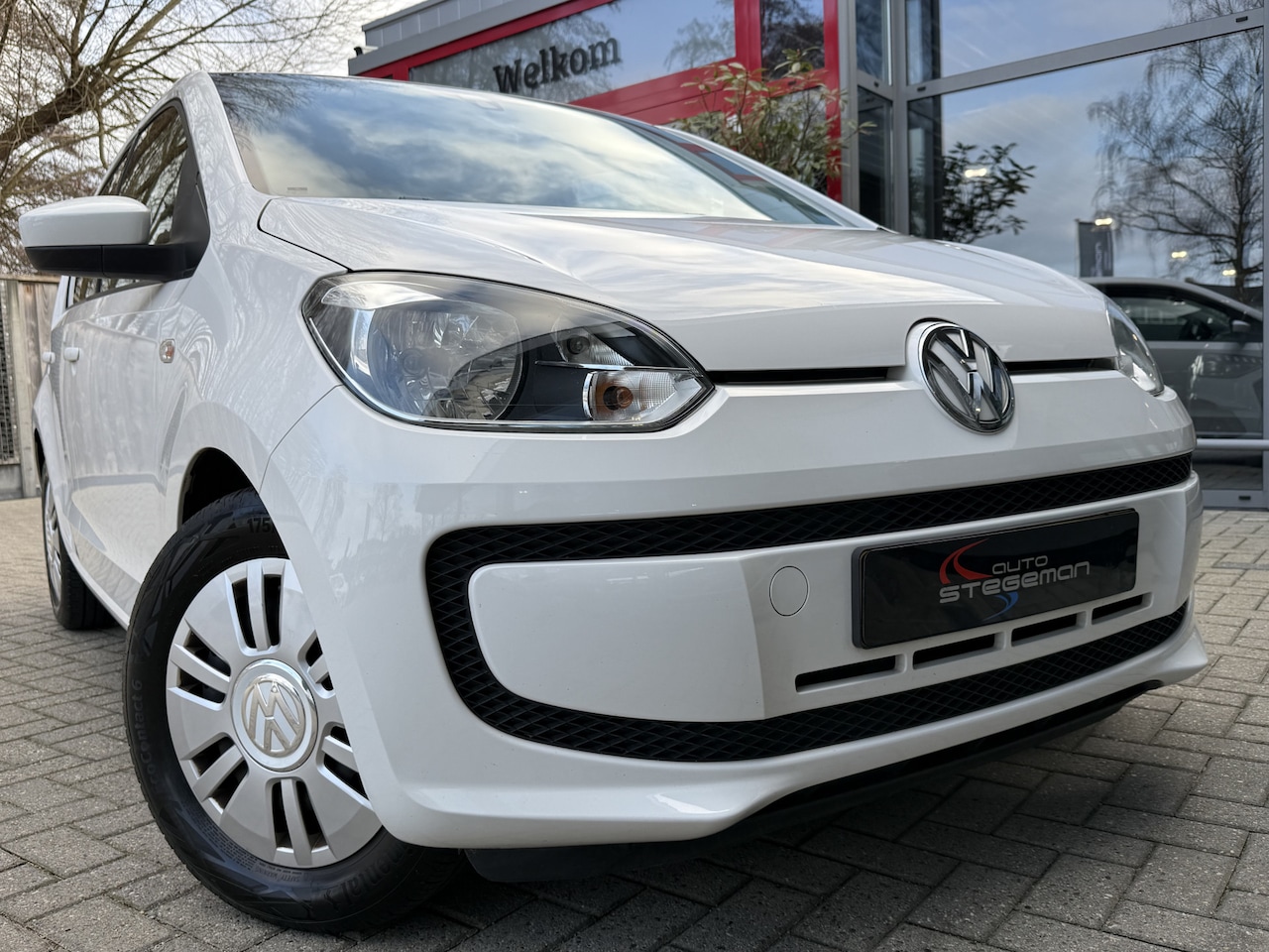 Volkswagen Up! - 1.0 75PK! 5 DEURS *!* MOVE UP *!* NAVIGATIE/ AUDIO *!* - AutoWereld.nl