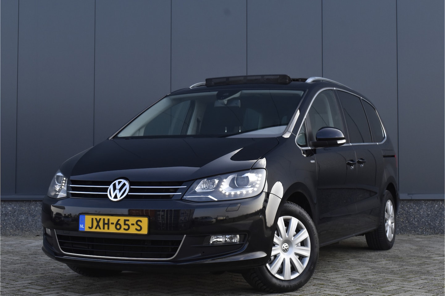 Volkswagen Sharan - 1.4 TSI Highline 7p. Trekhaak - Pano - Cruise - Clima - AutoWereld.nl