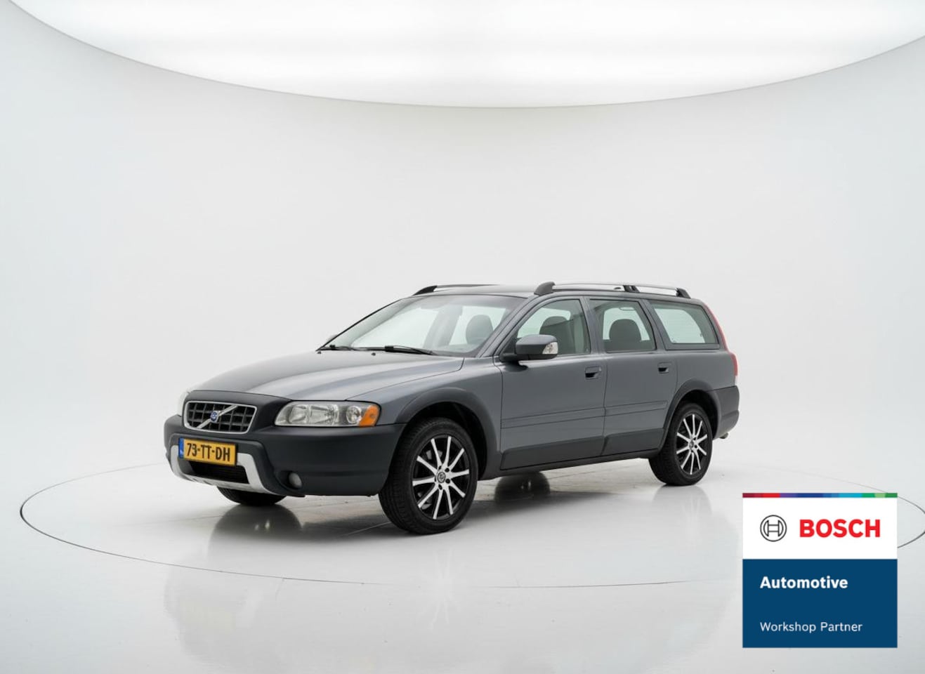Volvo XC70 - 2.4 D5 Kinetic AUT Trekhaak cruise - AutoWereld.nl