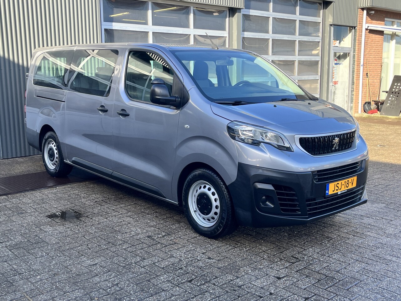 Peugeot Traveller - 1.5 BlueHDi XL Marge BTW en BPM vrij!! Airco Cruise controle Navigatiesysteem Personenverv - AutoWereld.nl