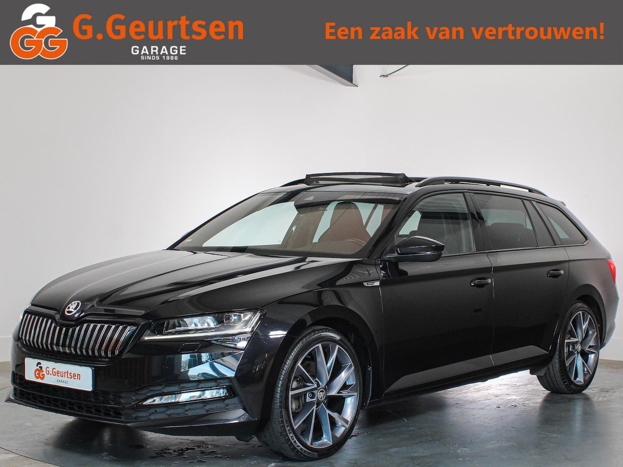 Skoda Superb Combi - 1.4 TSI iV Sportline Black Edition Panoramadak, LED, Sportstoelen, Alcantara, Memory - AutoWereld.nl