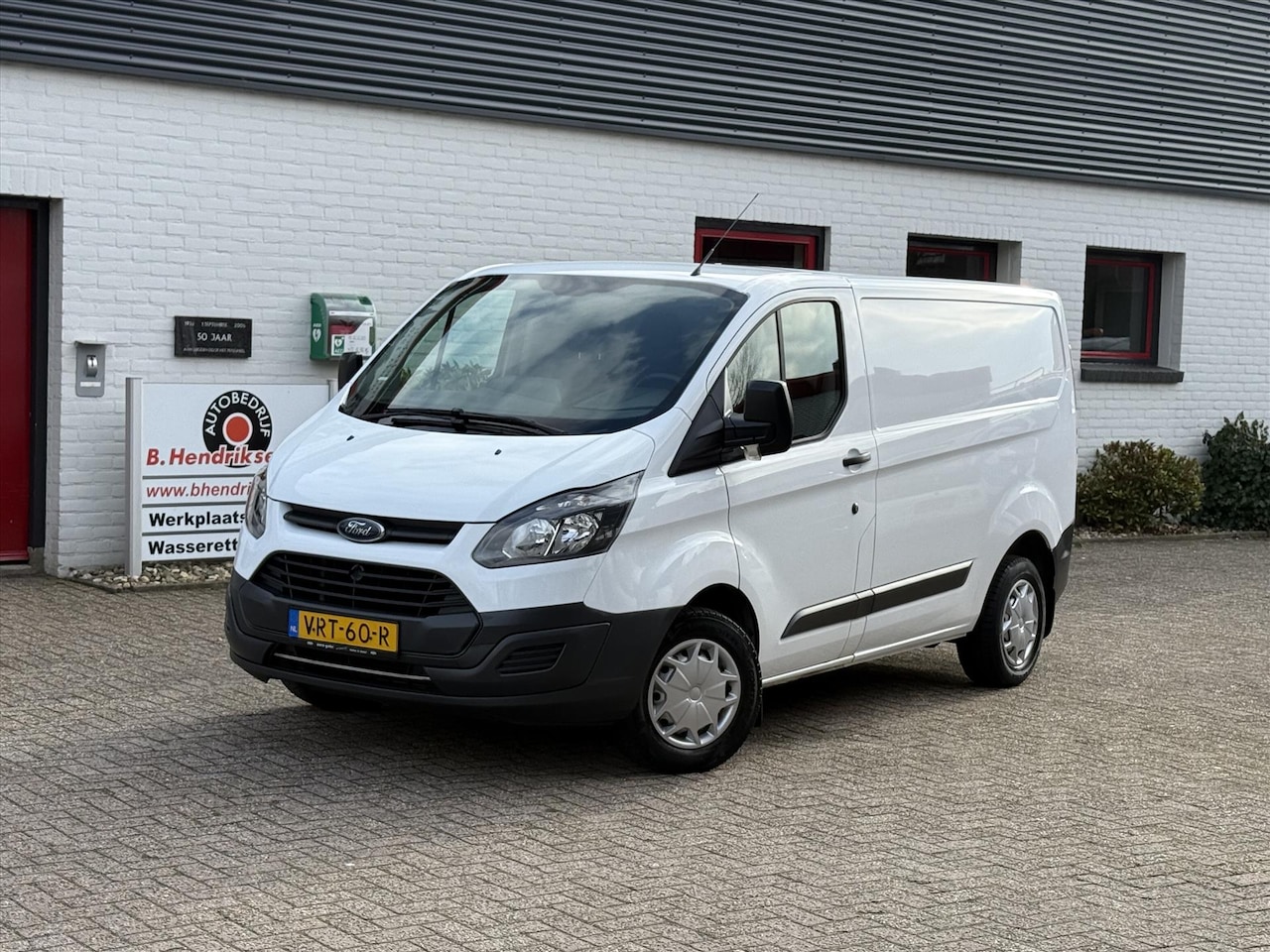 Ford Transit Custom - GB 2.0 TDCi 105PK 270 L1H1 Economy Edition/ Marge bus/ 3 Zitplaatsen/ Airco/ All season ba - AutoWereld.nl