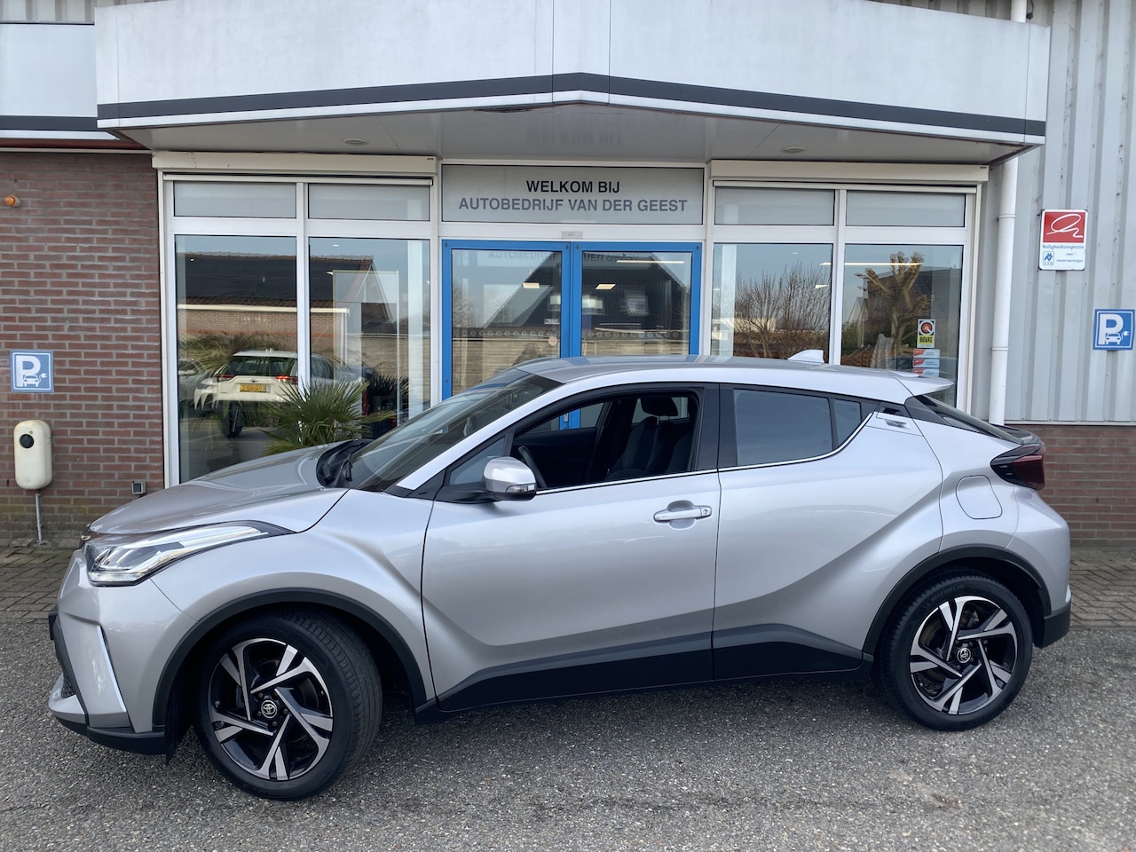 Toyota C-HR - 1.8 Hybrid Dynamic 1.8 Hybrid Dynamic - AutoWereld.nl