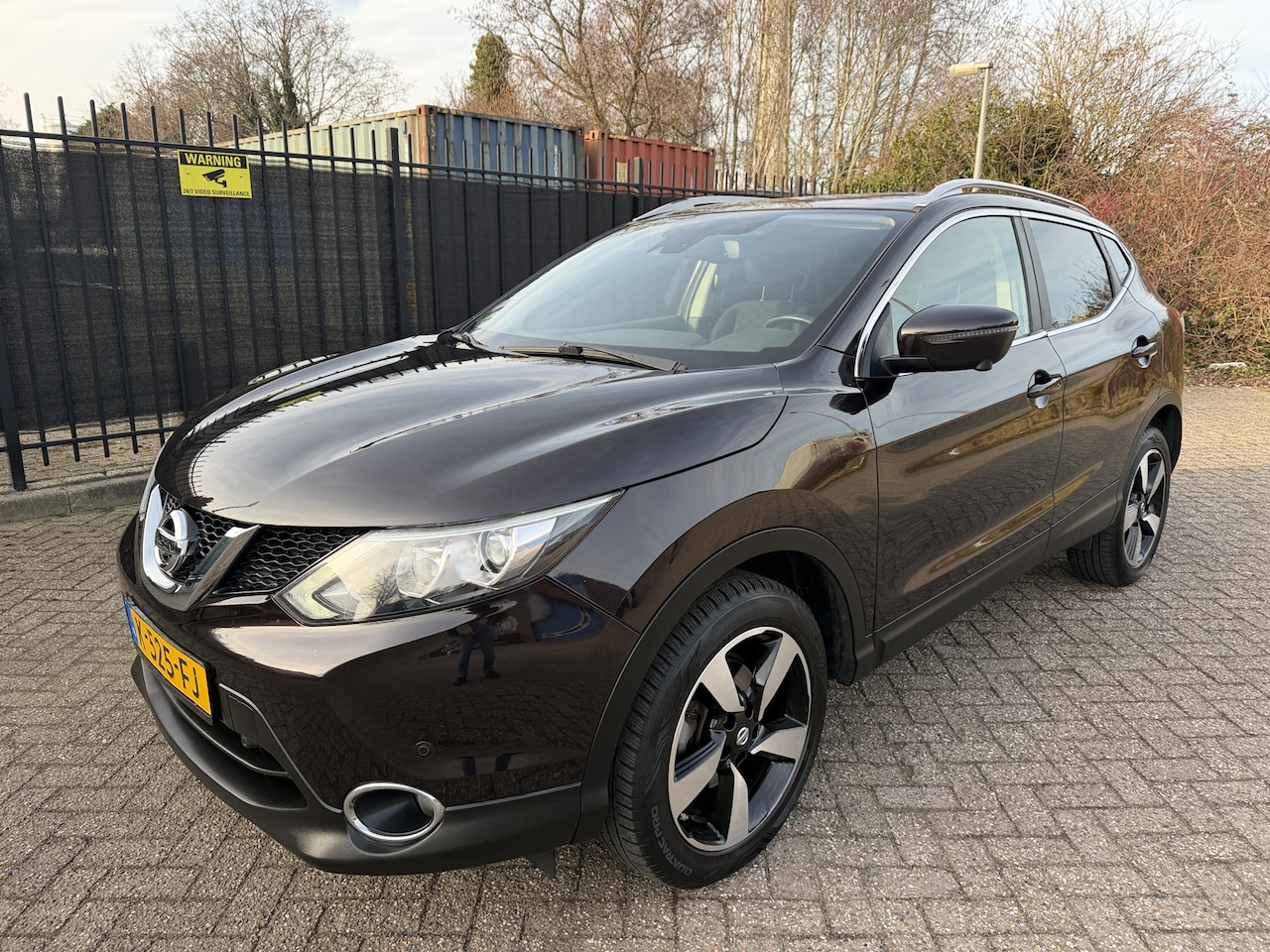 Nissan Qashqai - 1.6 N-Connecta Pano/DAB/Cruise/Stoelverw/Navi/CAM - AutoWereld.nl
