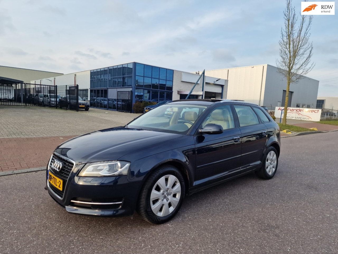 Audi A3 Sportback - 1.2 TFSI Attraction Advance PANO NAVI LEDER PSENSOR 2 X SLEUTELS - AutoWereld.nl