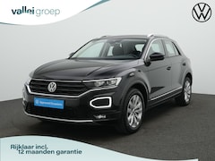 Volkswagen T-Roc - 1.5 TSI 150 pk DSG Sport | Trekhaak | Stuur-/stoelverwarming | Achteruitrijcamera