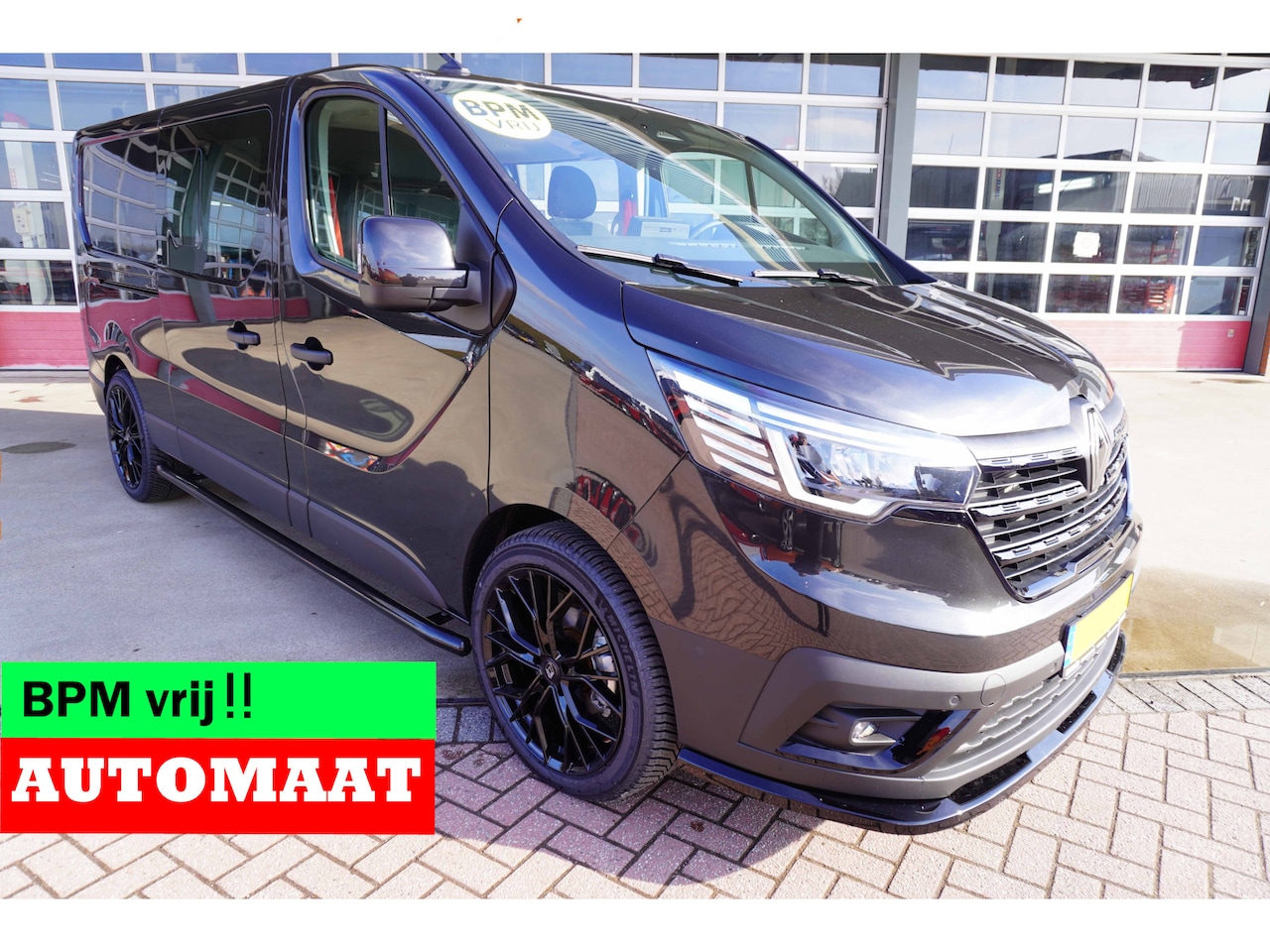 Renault Trafic - 2.0 Bleu dCi 170PK L2H1 Red Edition DubbelCabine Automaat 20"LM velgen Nr. V072 | Climate - AutoWereld.nl