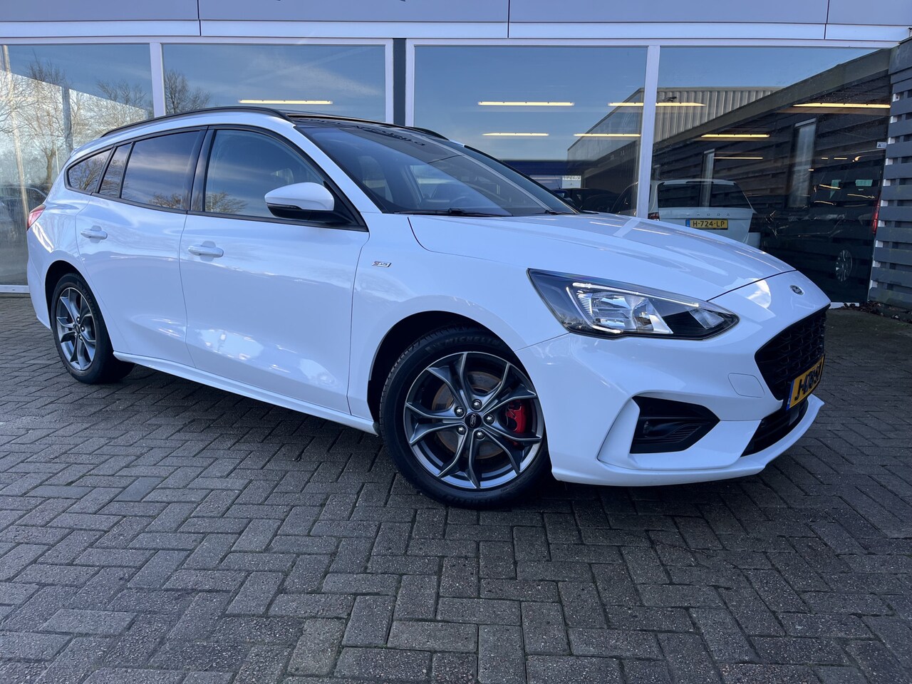 Ford Focus Wagon - 1.0 EcoBoost Hybrid ST Line X Business 50% deal 7.500,- ACTIE Schuif-kanteldak / Stoelverw - AutoWereld.nl