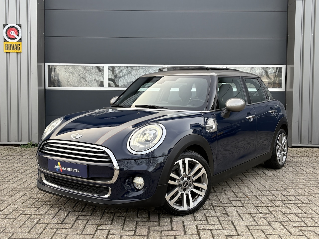 MINI Cooper - Mini 1.5 Seven Chili | Pano | Schuifdak | Leder | Xenon | Camera | Cruise | Keyless | All - AutoWereld.nl